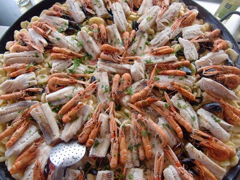 matelote de la mer la catalane paella
